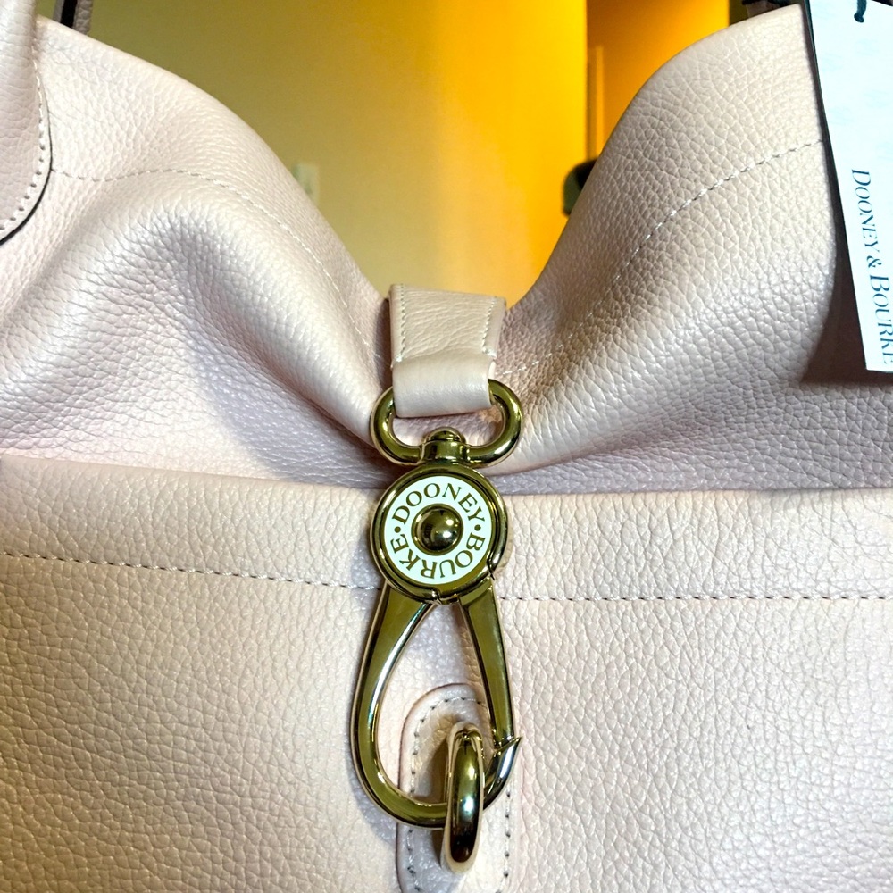 new Dooney and Bourke large pale pink tote in pebble leather - Picture 3 of 11